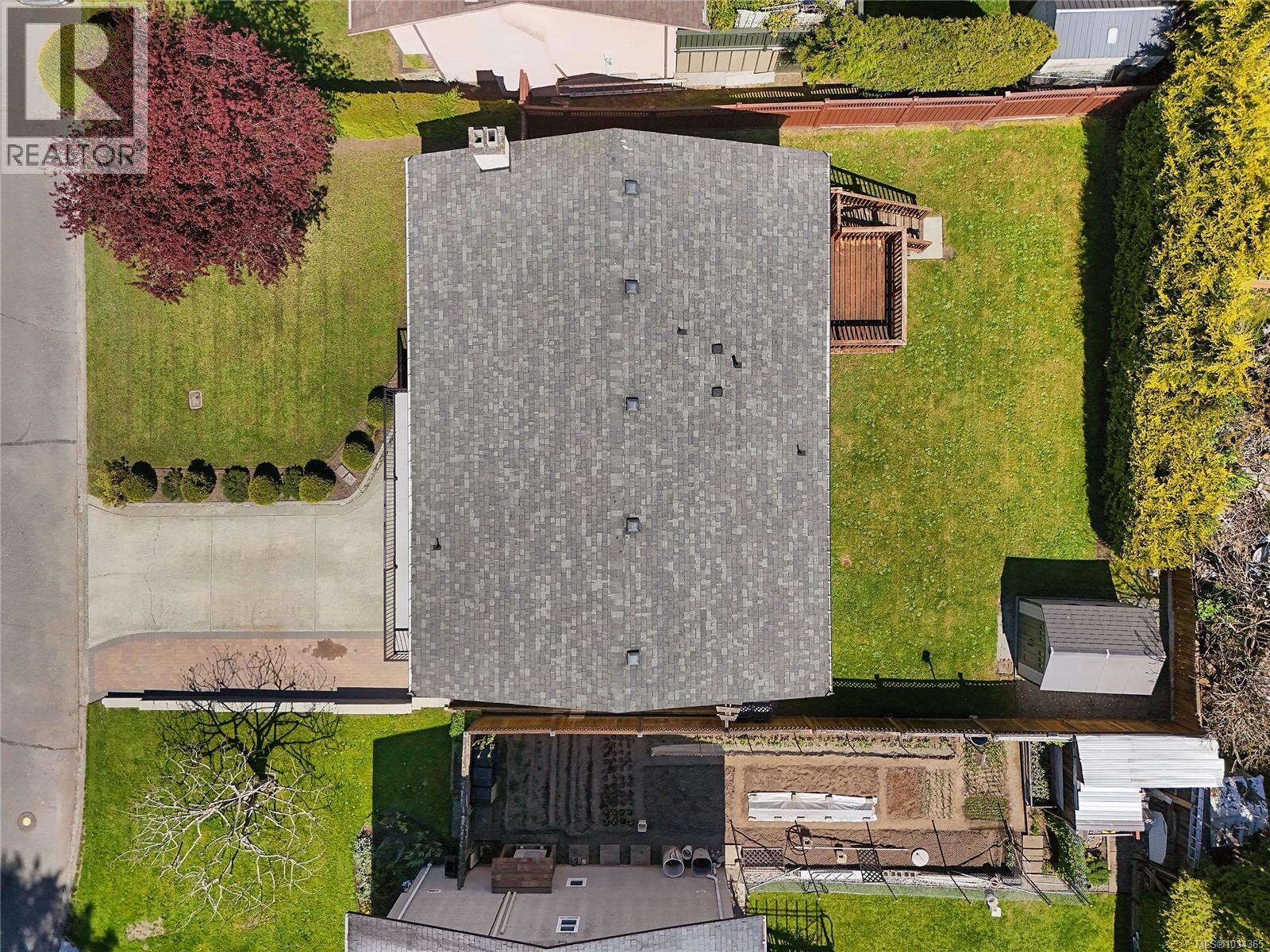  1627 Hybury Place, Saanich
