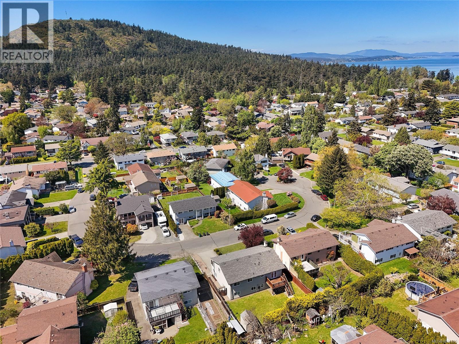  1627 Hybury Place, Saanich
