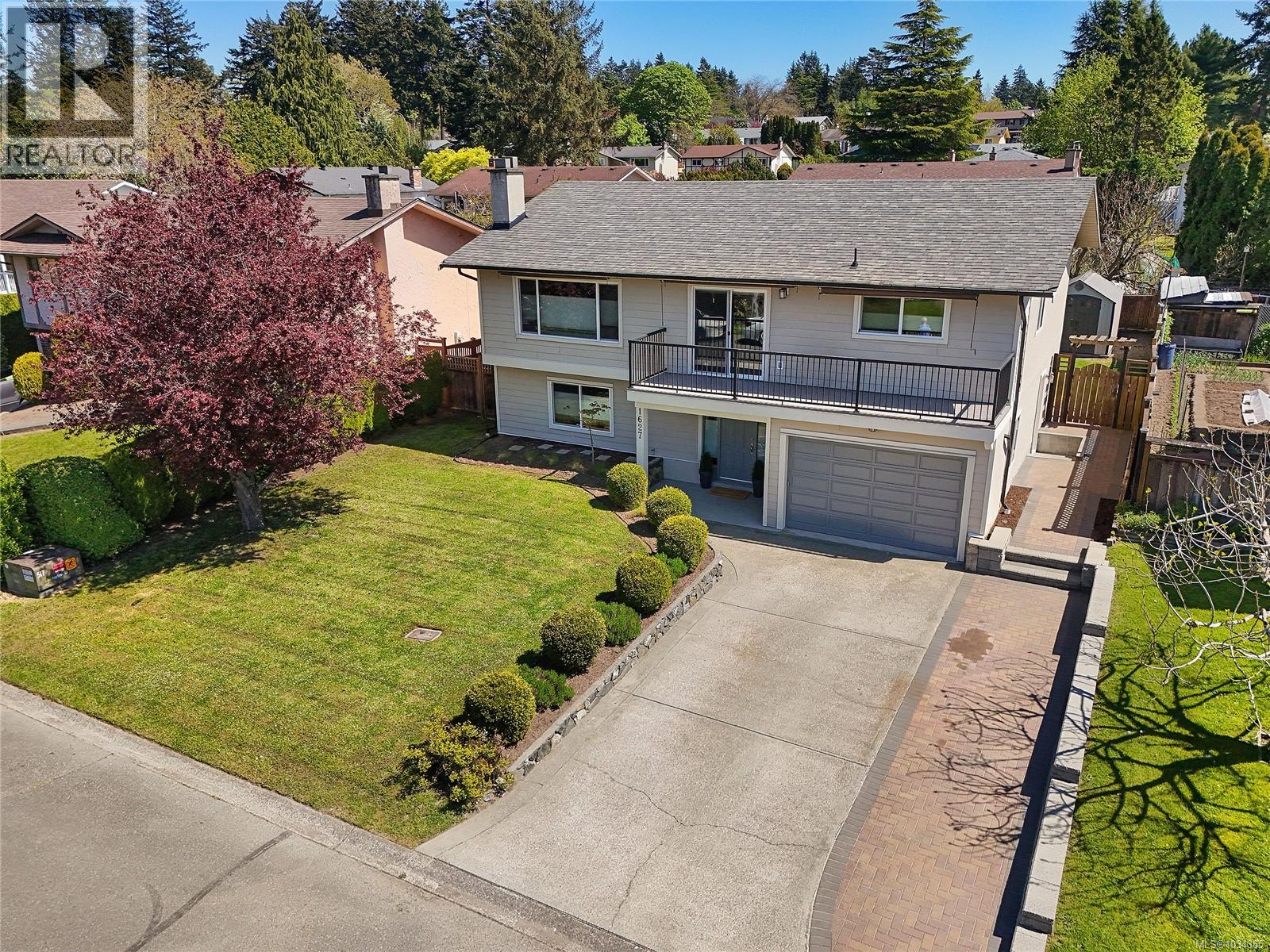 1627 Hybury Place, Saanich