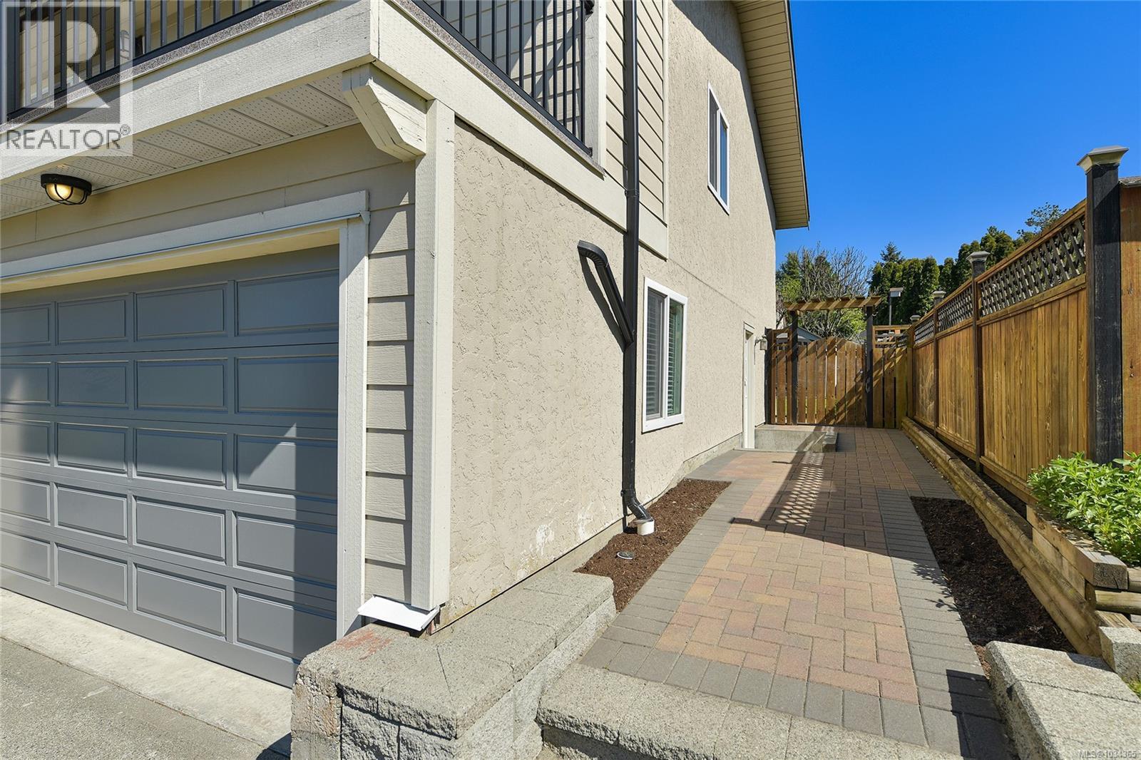  1627 Hybury Place, Saanich