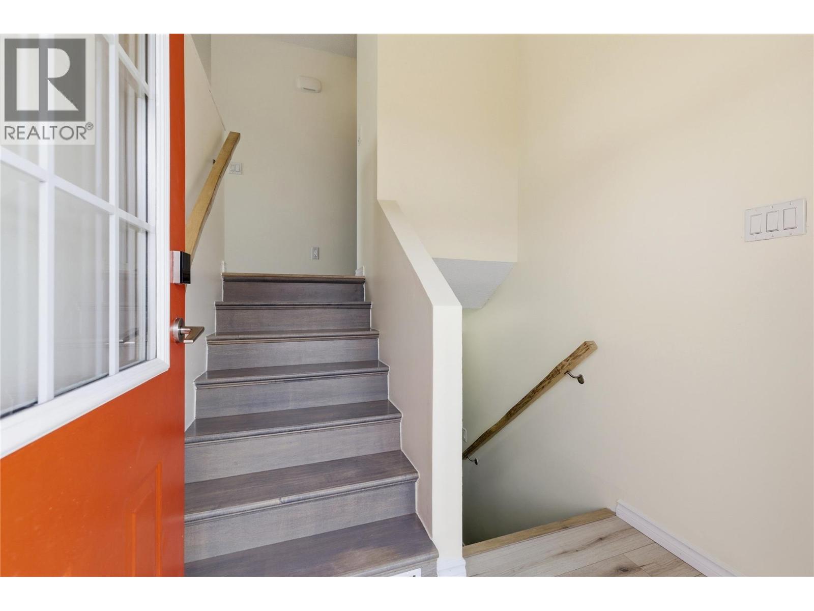 877 Tataryn Road, Kelowna