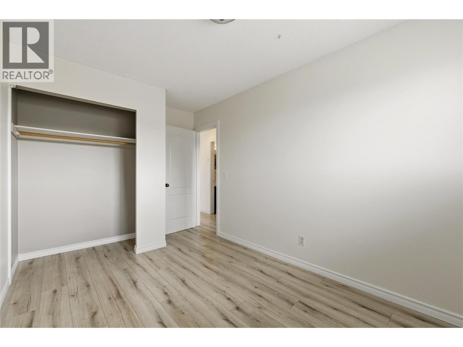 877 Tataryn Road - 27