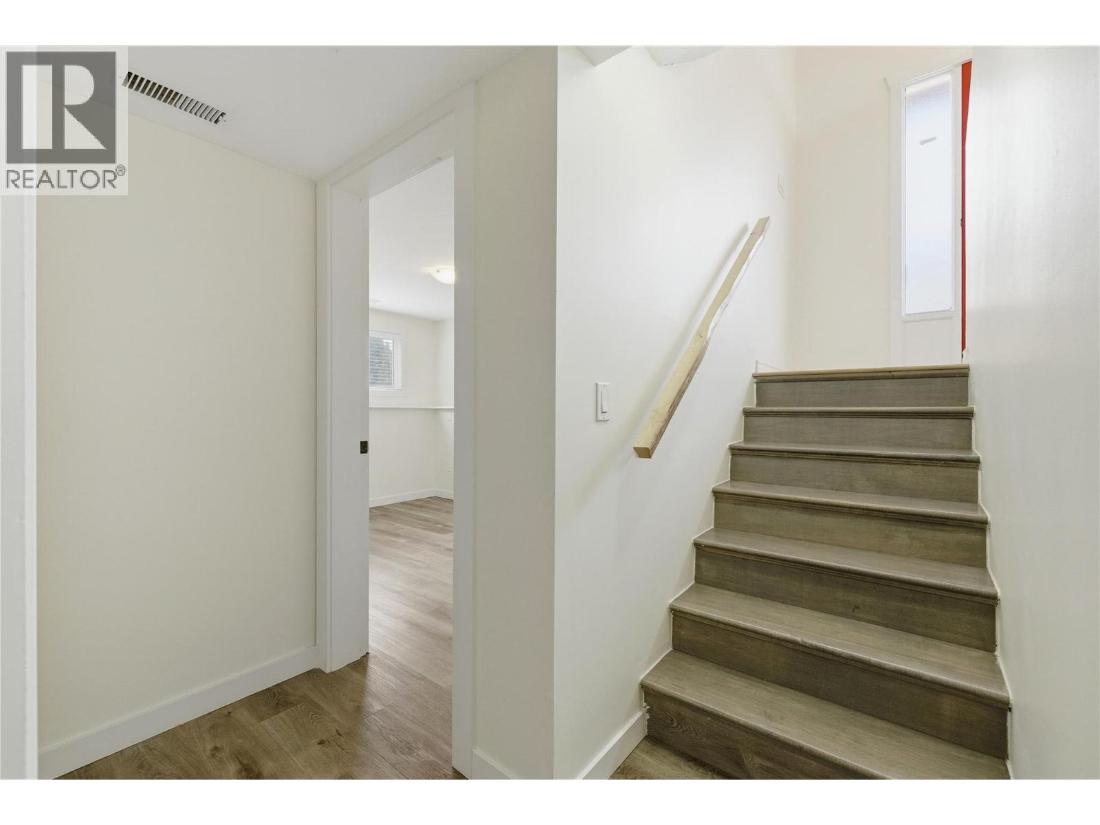 877 Tataryn Road - 29