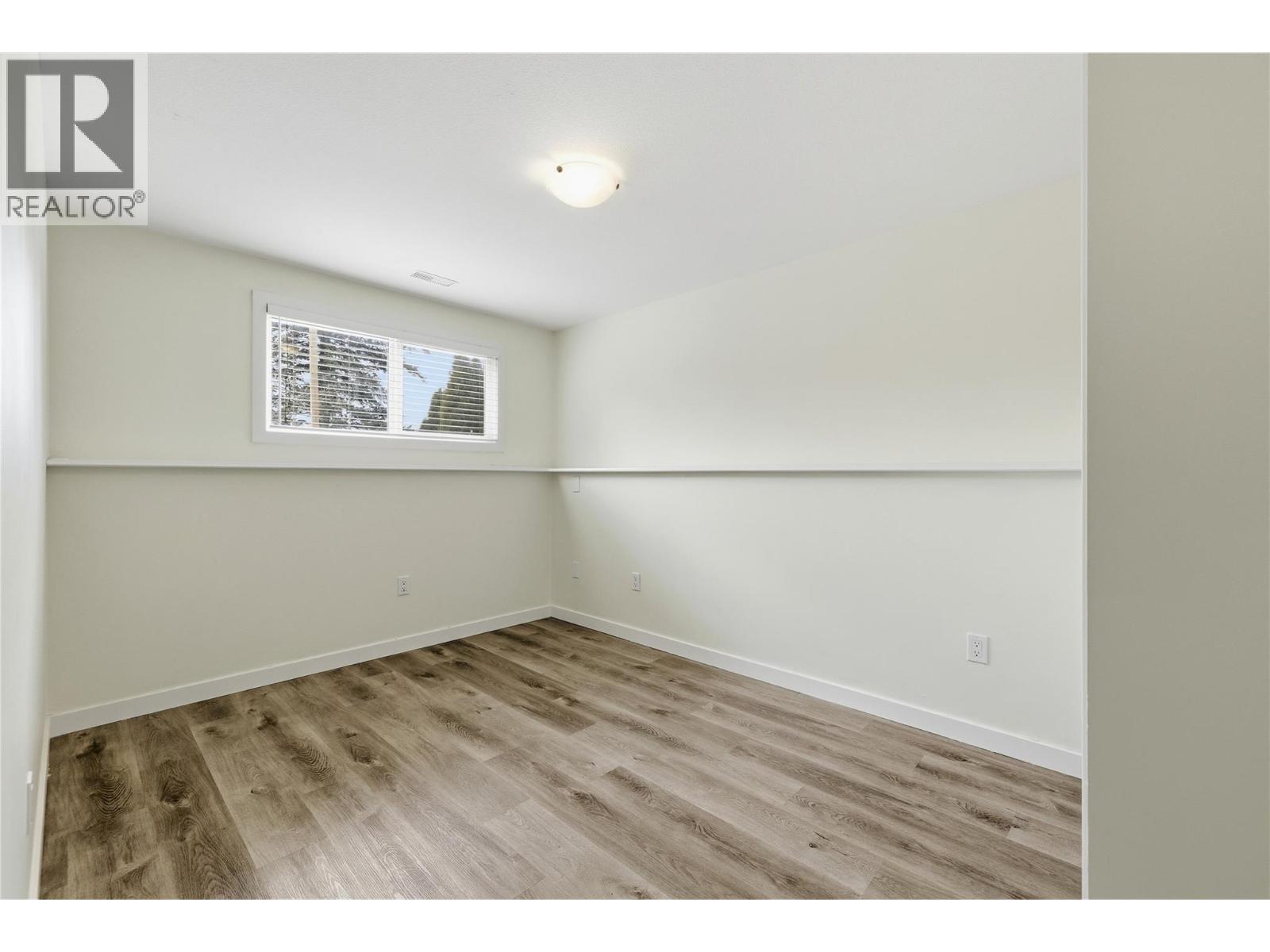 877 Tataryn Road - 35