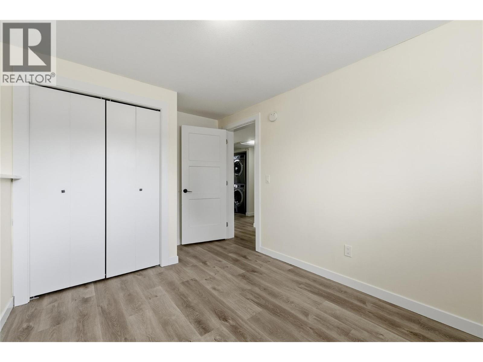 877 Tataryn Road - 36