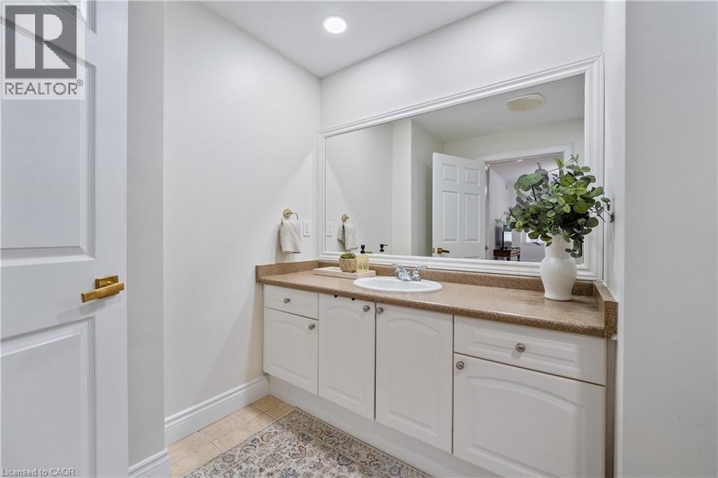 399 ELIZABETH Street Unit# 208, Burlington, Ontario, L7R0A4 — Photo 29