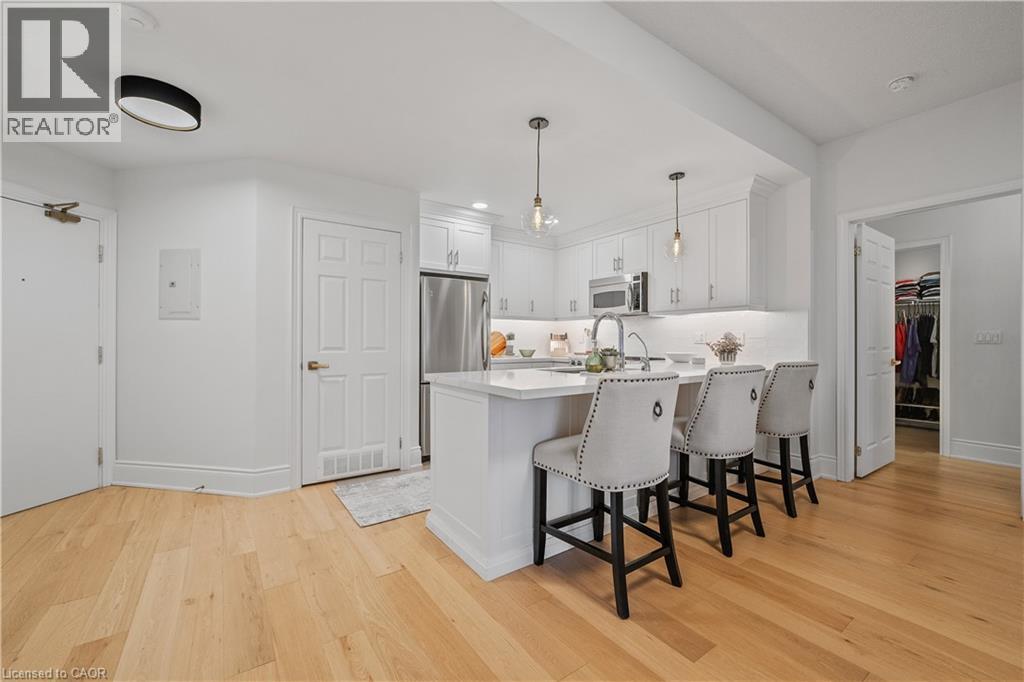 399 ELIZABETH Street Unit# 208, Burlington, Ontario, L7R0A4 — Photo 4
