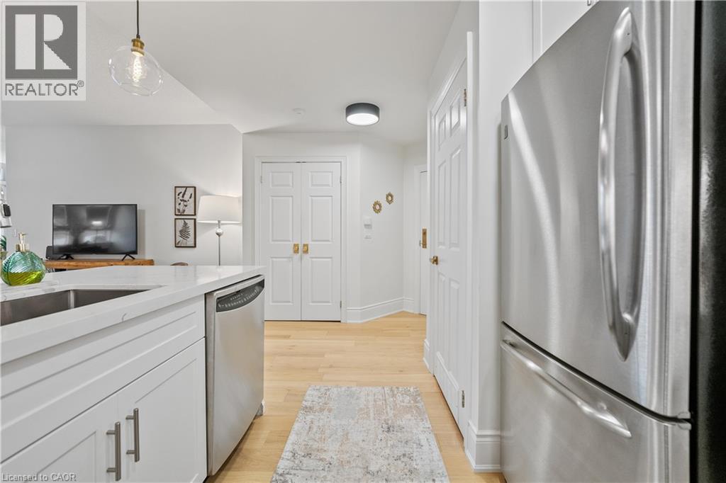 399 ELIZABETH Street Unit# 208, Burlington, Ontario, L7R0A4 — Photo 8