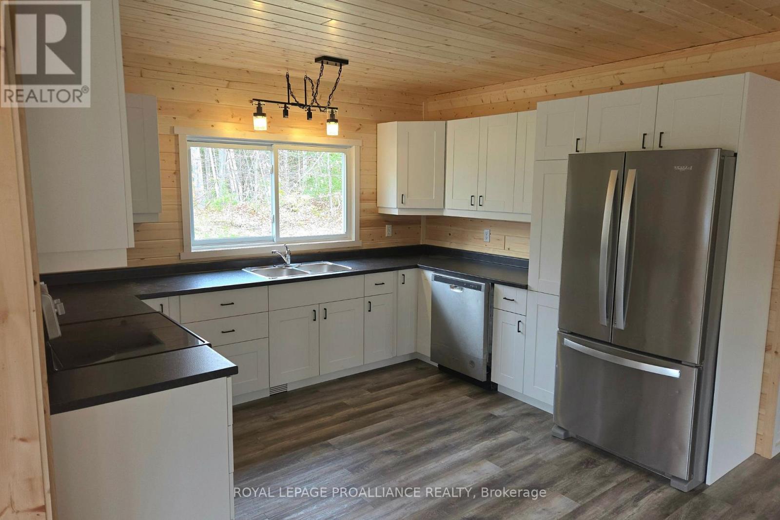 1049 SOUTH ROAD - 3