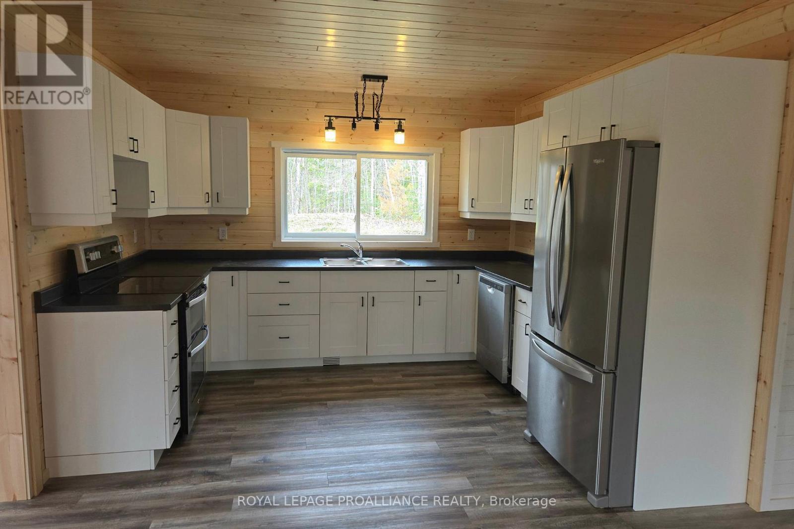 1049 SOUTH ROAD - 4