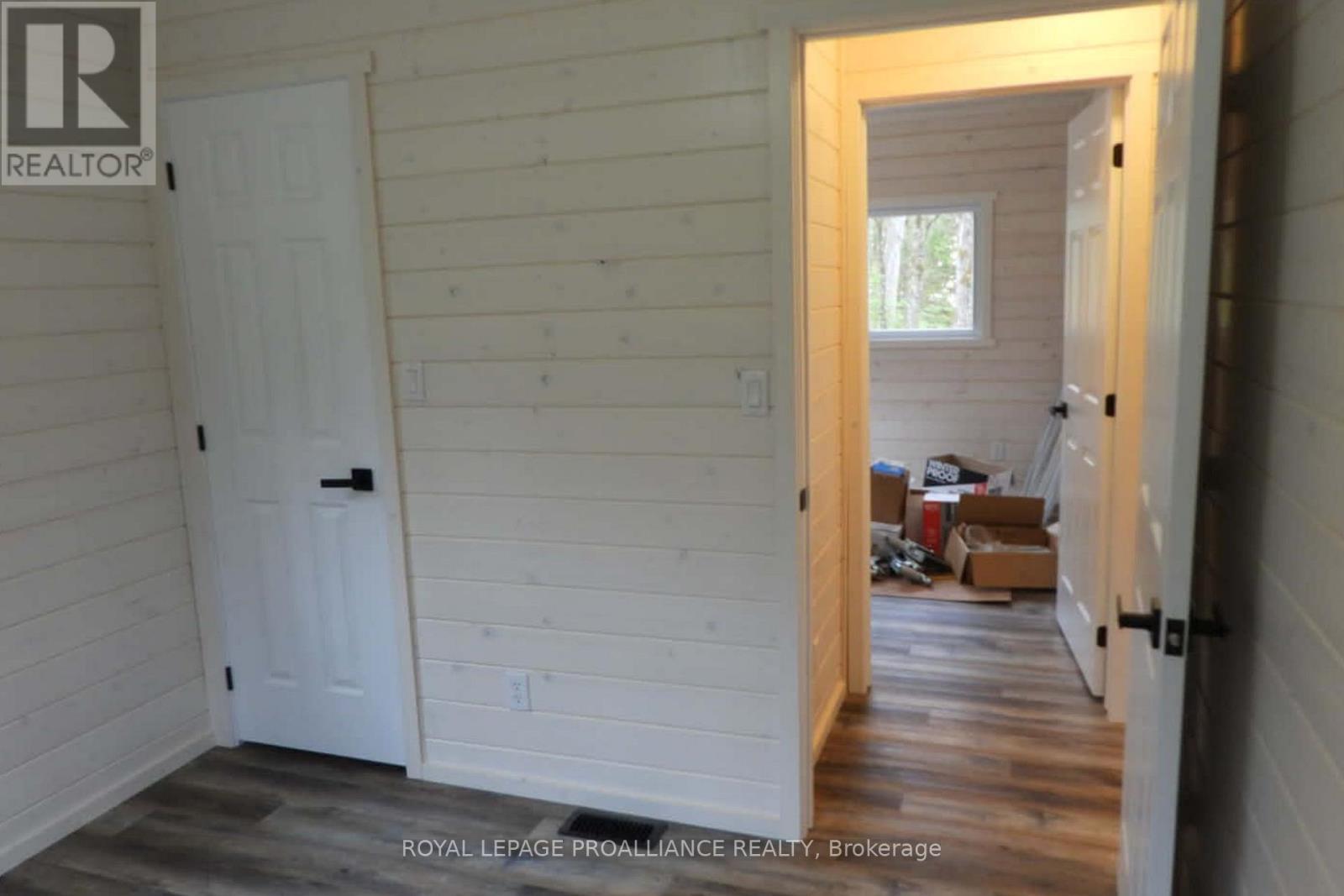 1049 SOUTH ROAD - 9