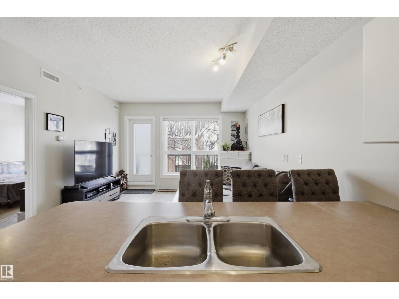 #402 11109 84 AV NW - 13