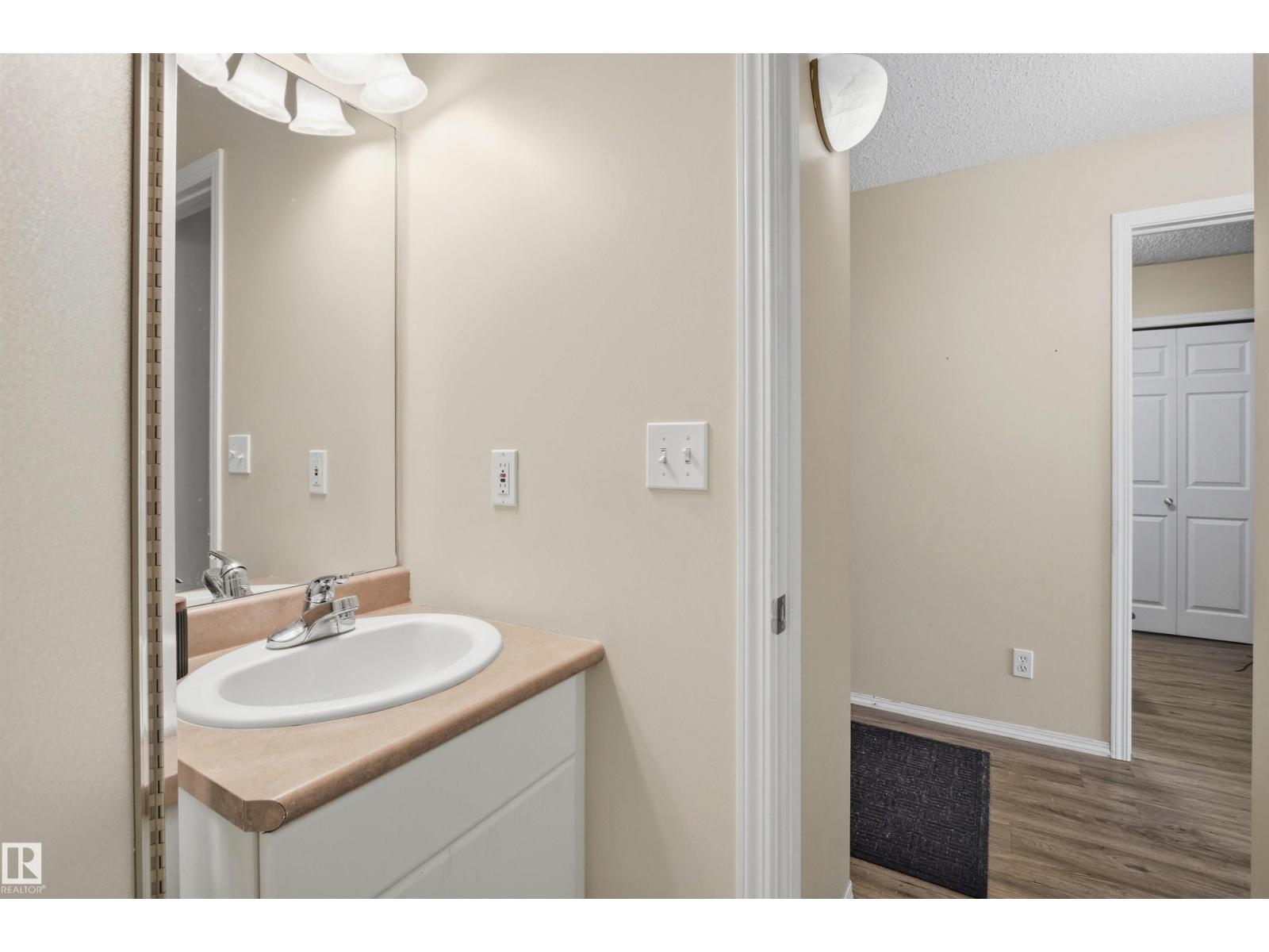 #402 11109 84 AV NW - 8