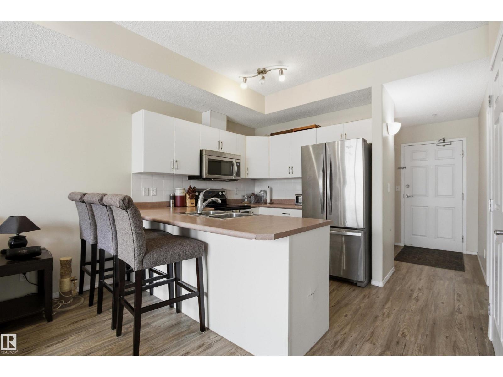 #402 11109 84 AV NW - 14