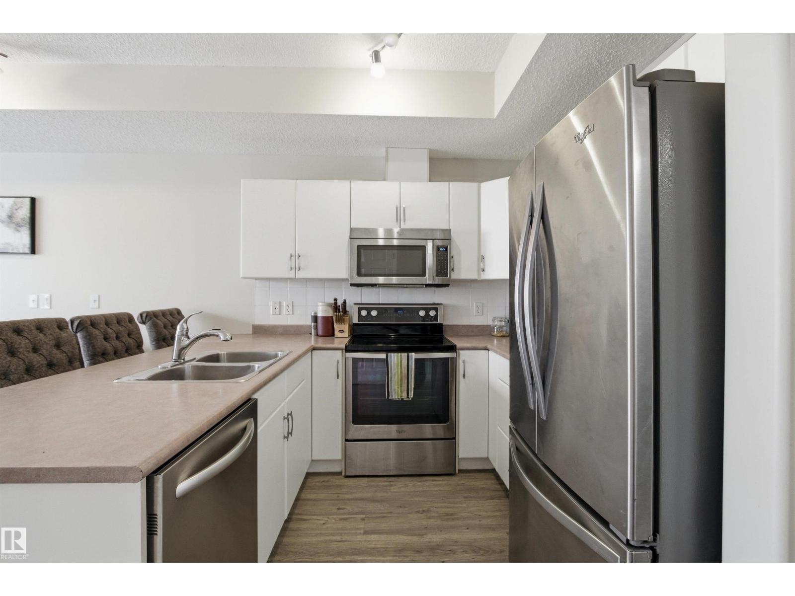 #402 11109 84 AV NW - 10