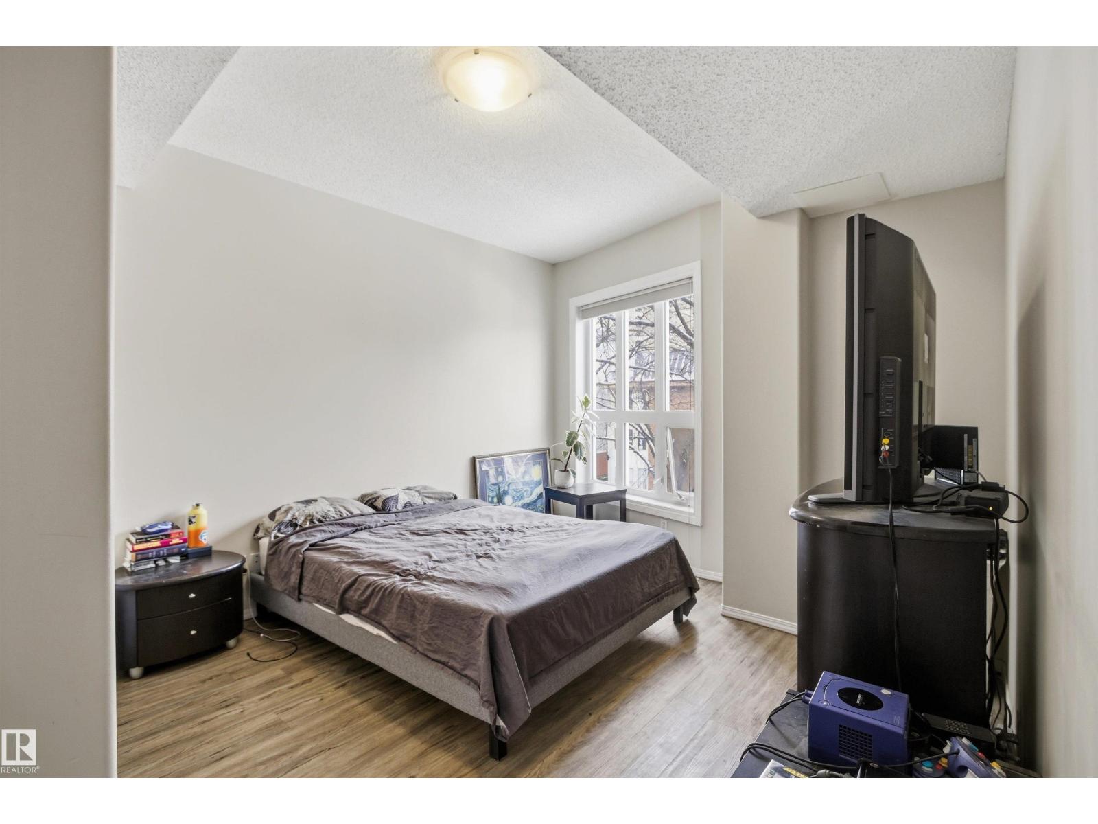 #402 11109 84 AV NW - 21