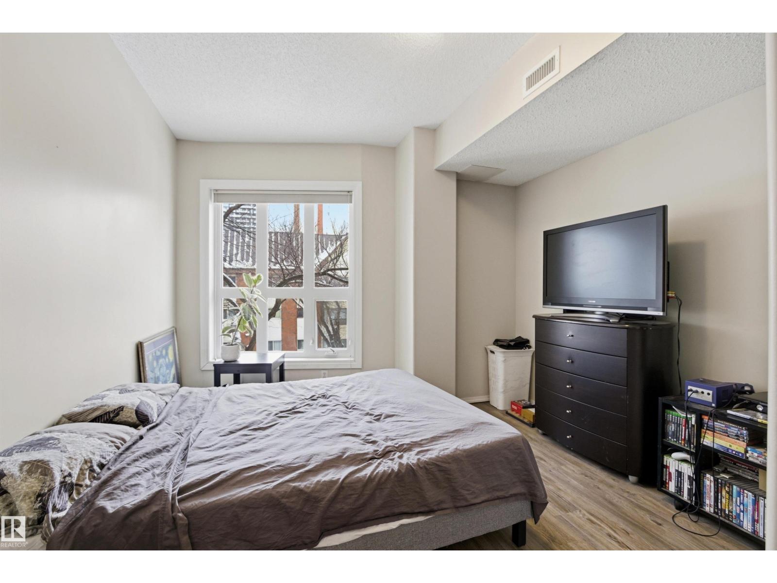 #402 11109 84 AV NW - 22