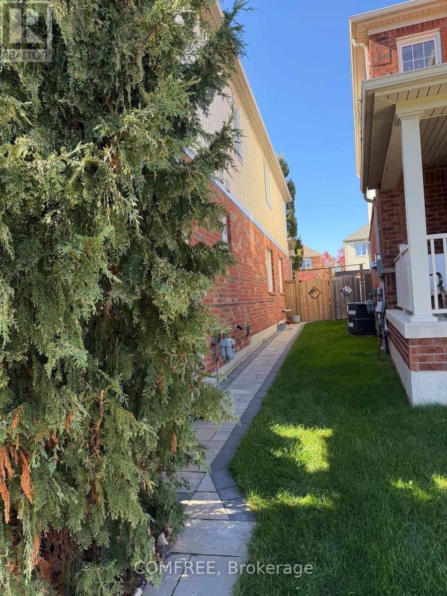 1450 RENNIE STREET - 27