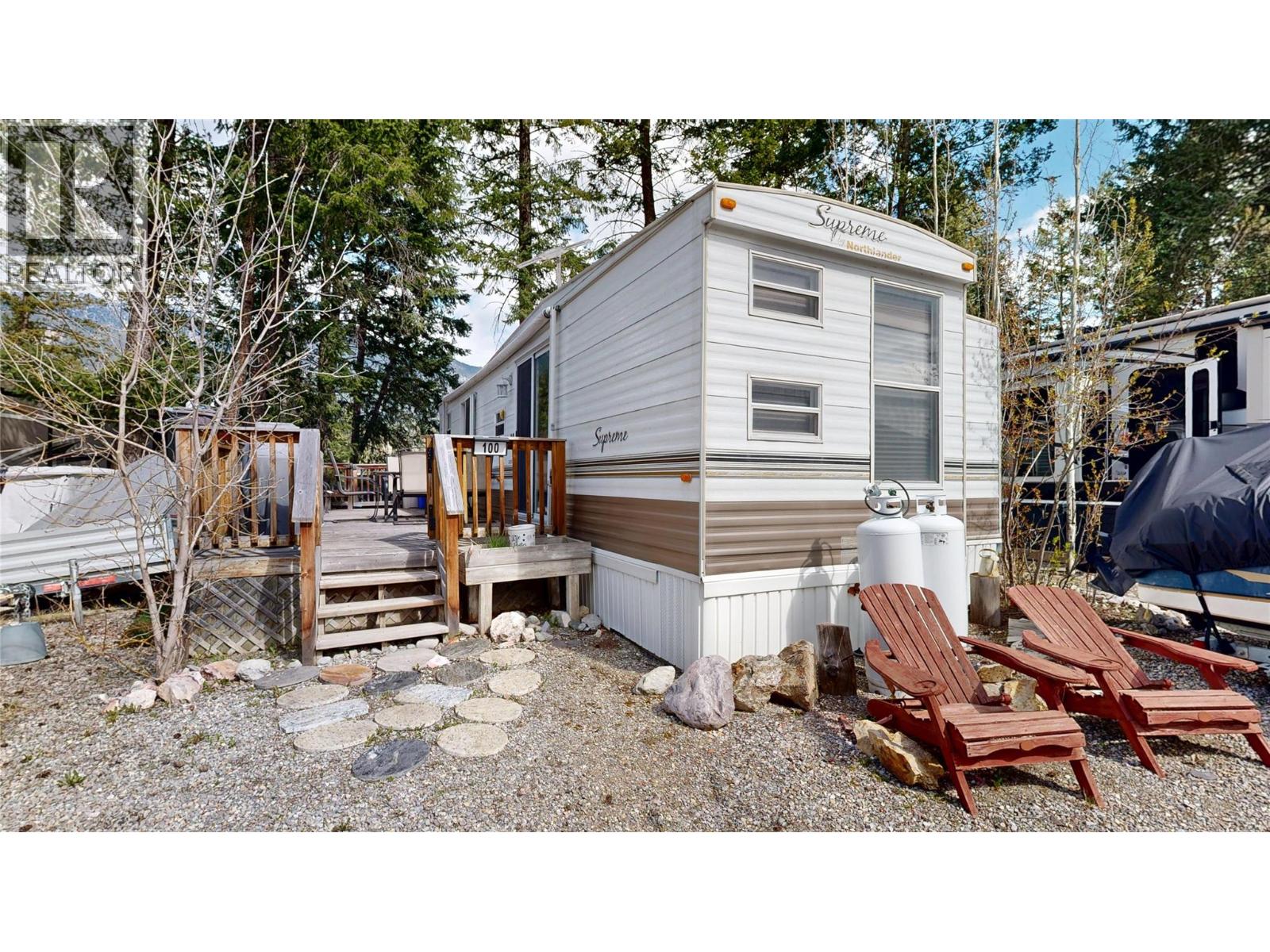 100 4868 RIVERVIEW Drive - photo 2