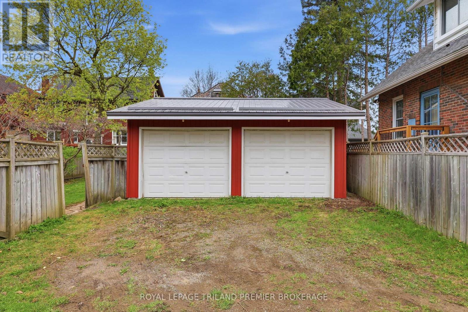 238 RIDOUT STREET S - 33