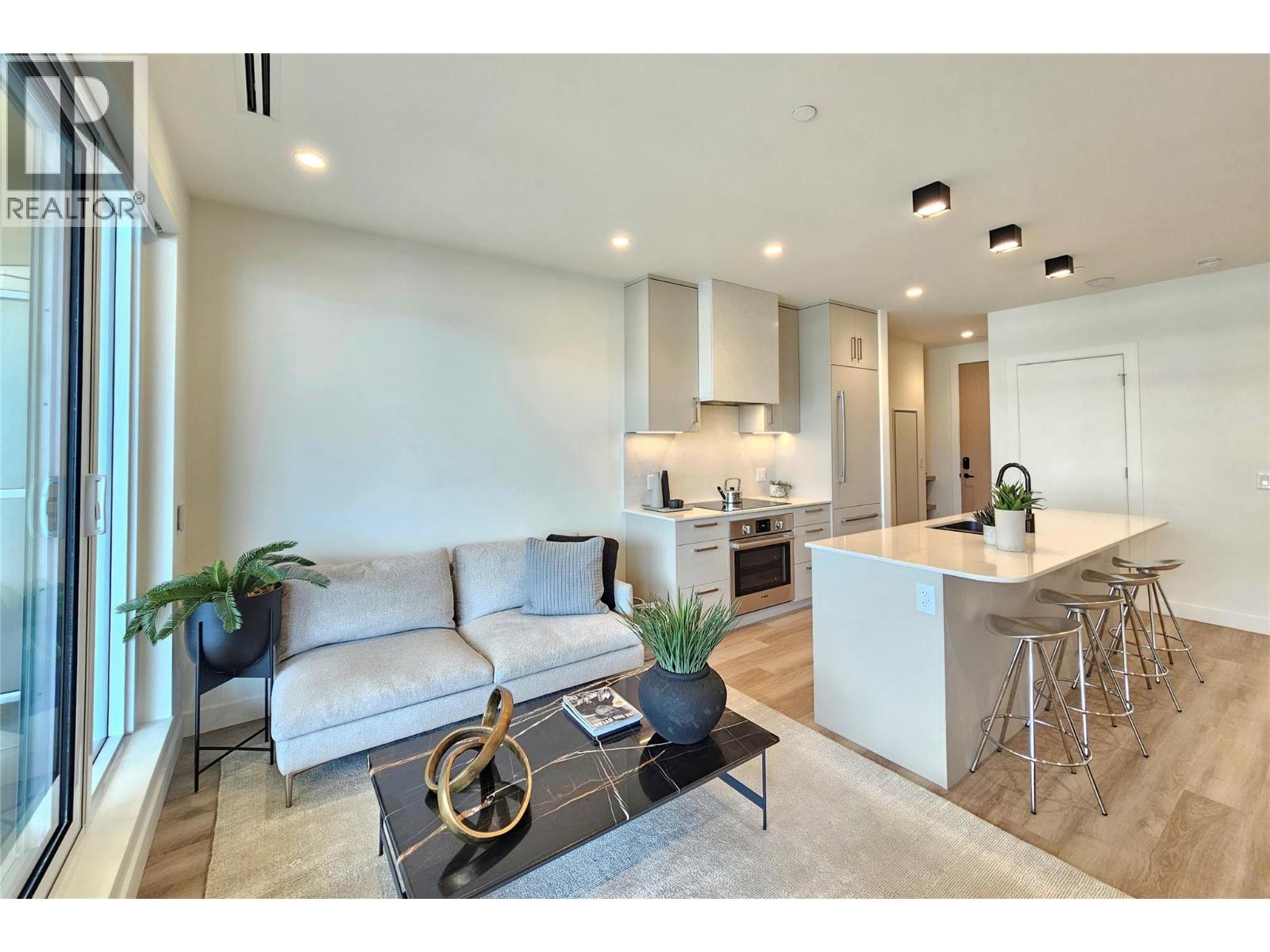 3340 Lakeshore Road Unit# 802, Kelowna