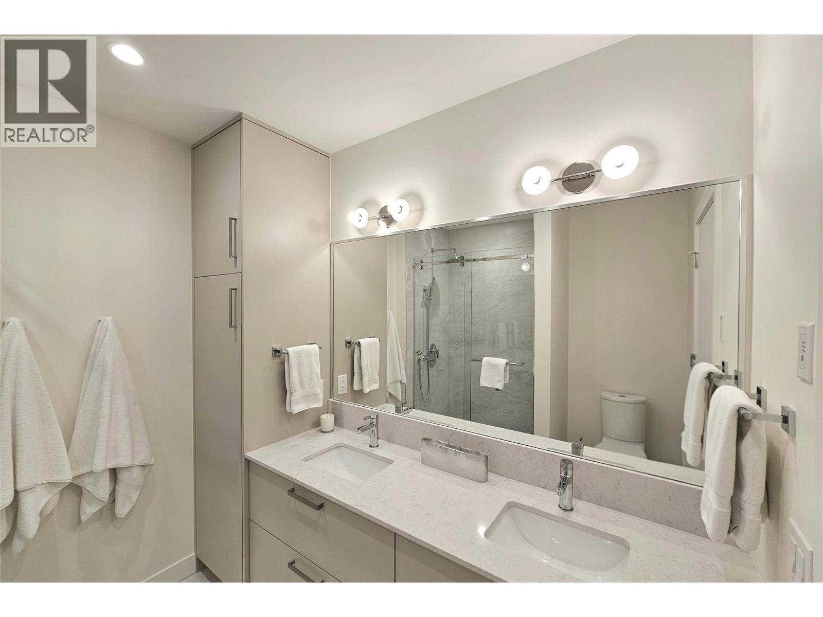 #802 3340 Lakeshore Road - 13