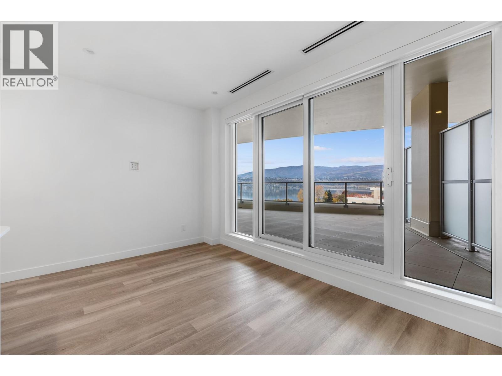 #802 3340 Lakeshore Road - 24