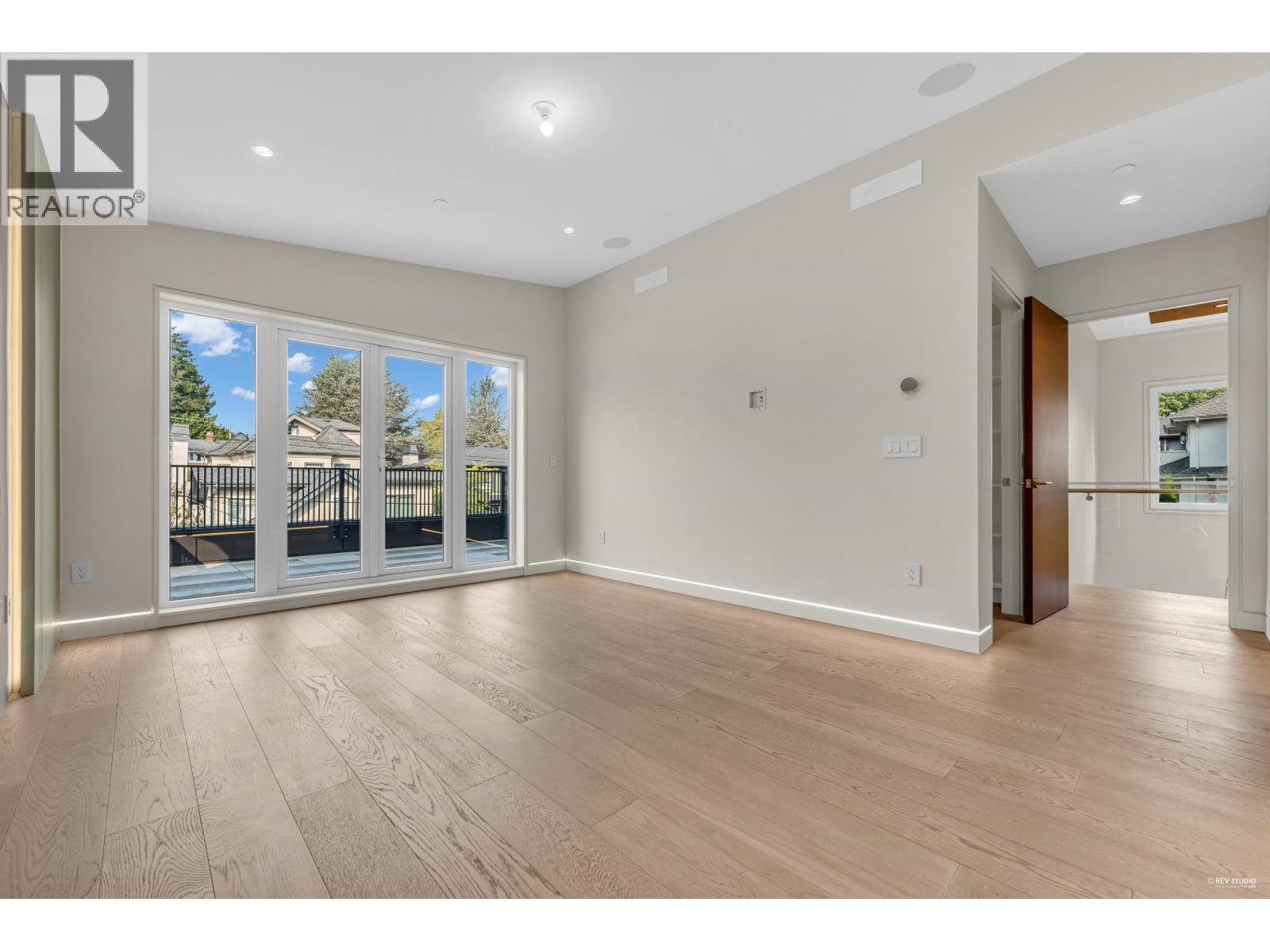 4465 WALLACE STREET, Vancouver