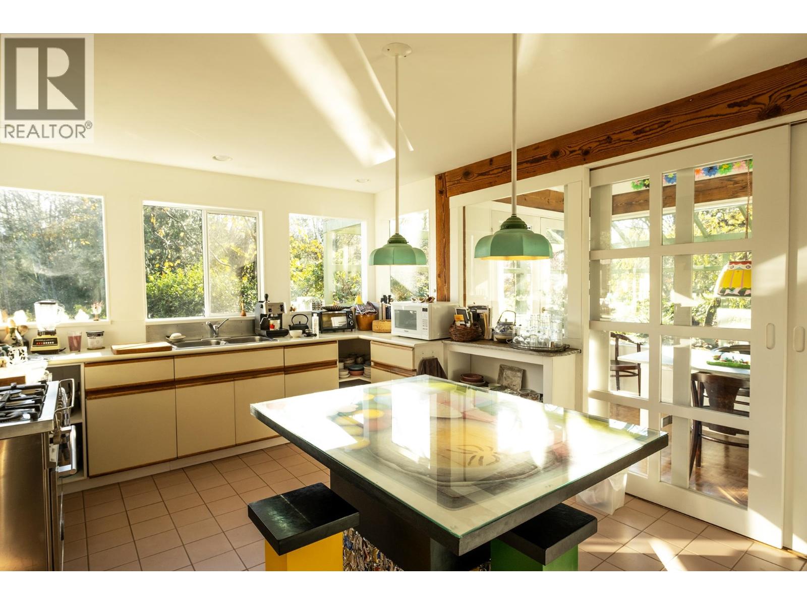 896 CHARMAN ROAD, Gibsons