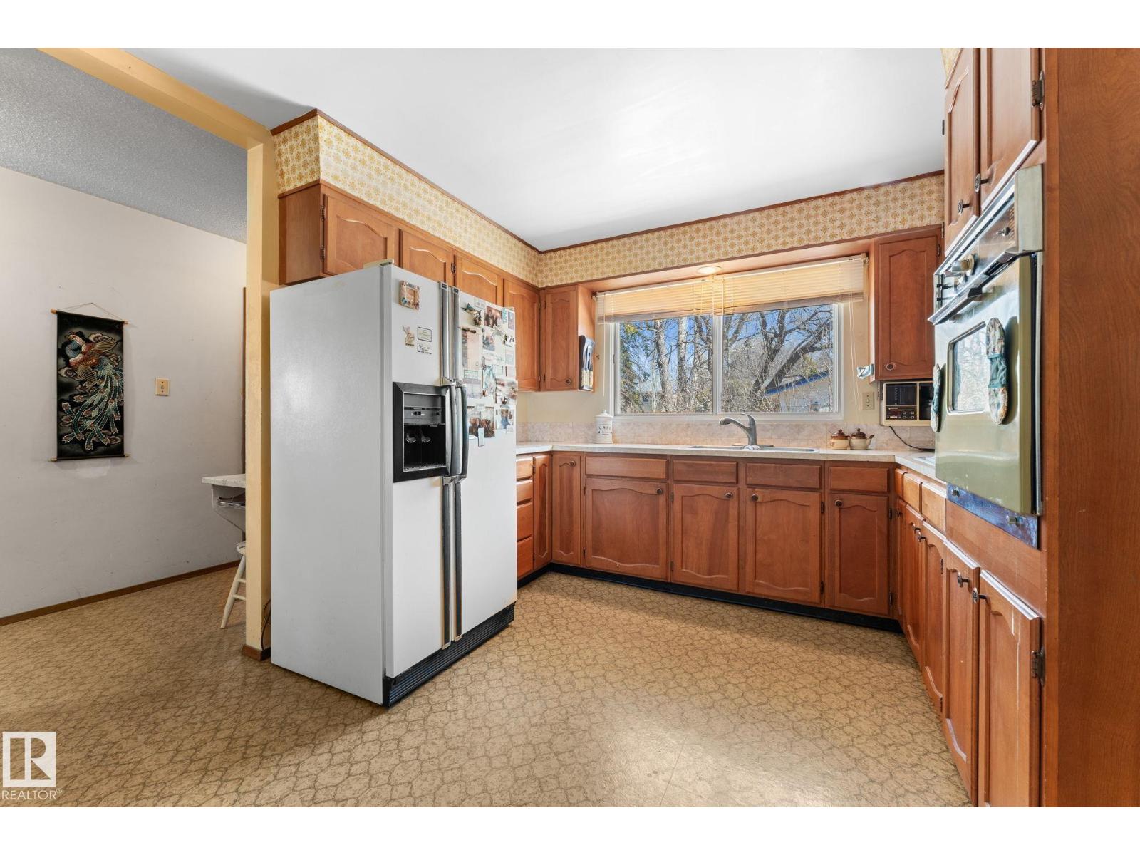 3 Lueders CO, Sherwood Park