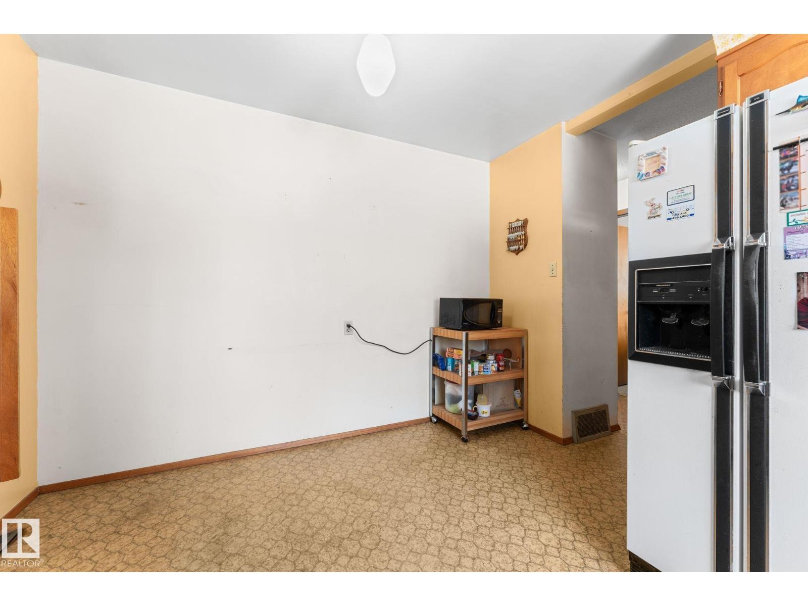 3 Lueders CO, Sherwood Park