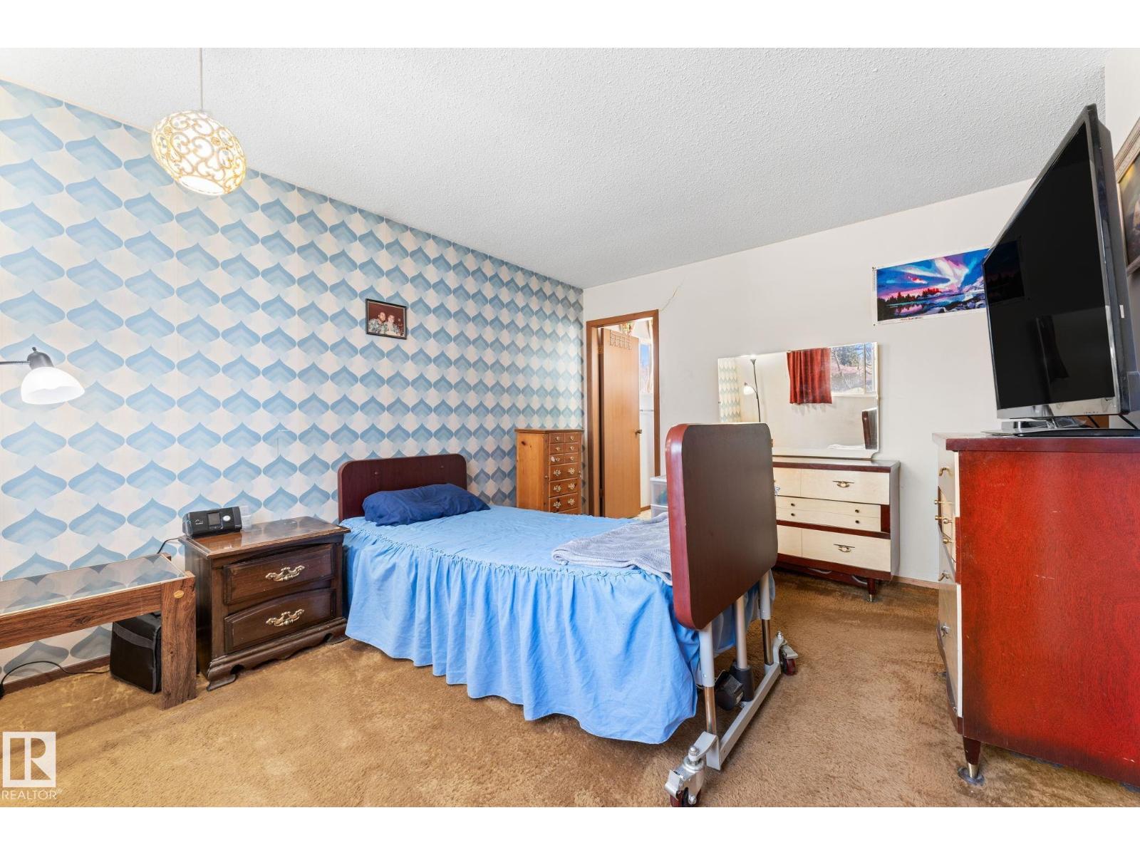 3 Lueders CO, Sherwood Park