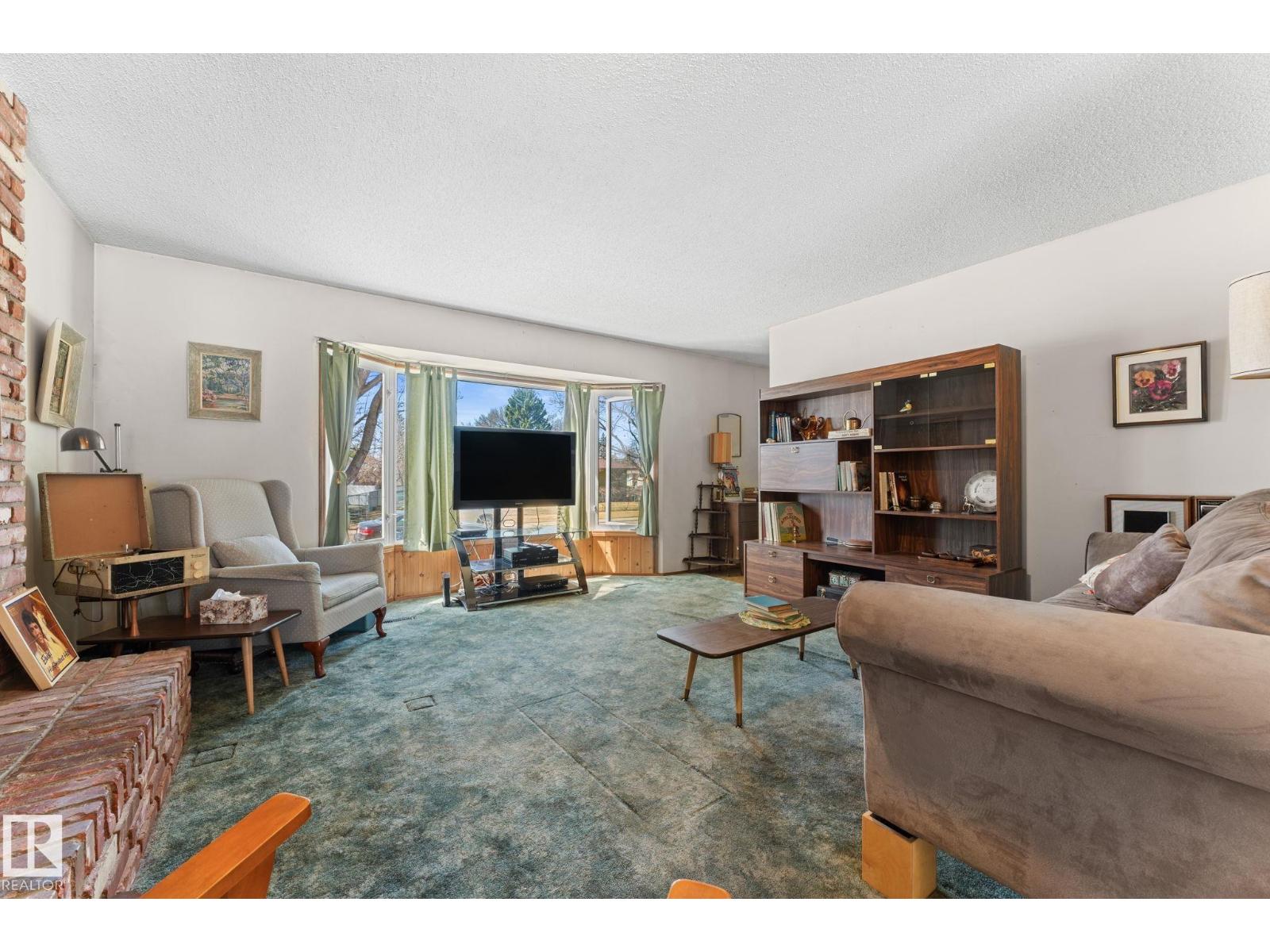 3 Lueders CO, Sherwood Park