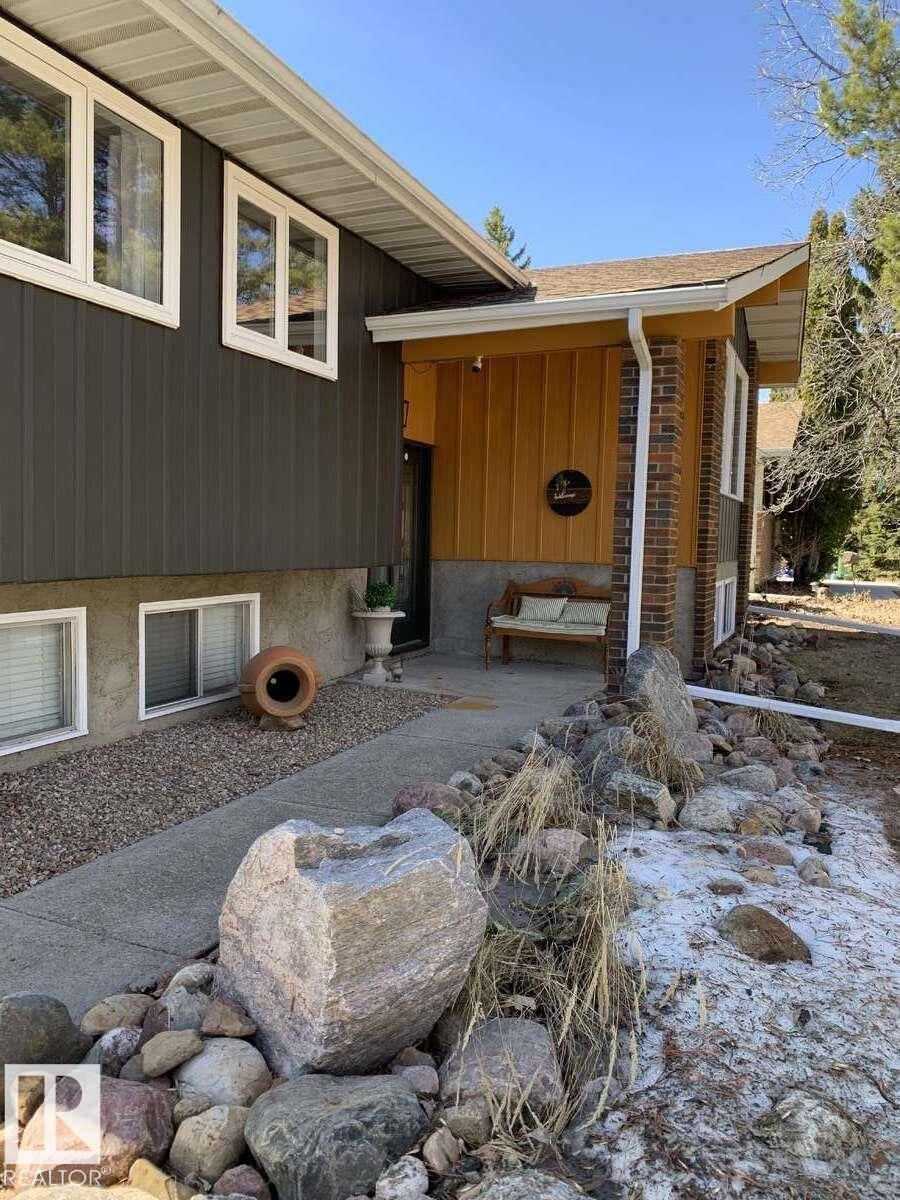 83 Lorraine CR, St. Albert