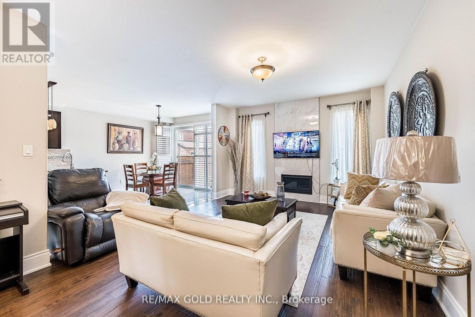 74 WALKER BOULEVARD - 12
