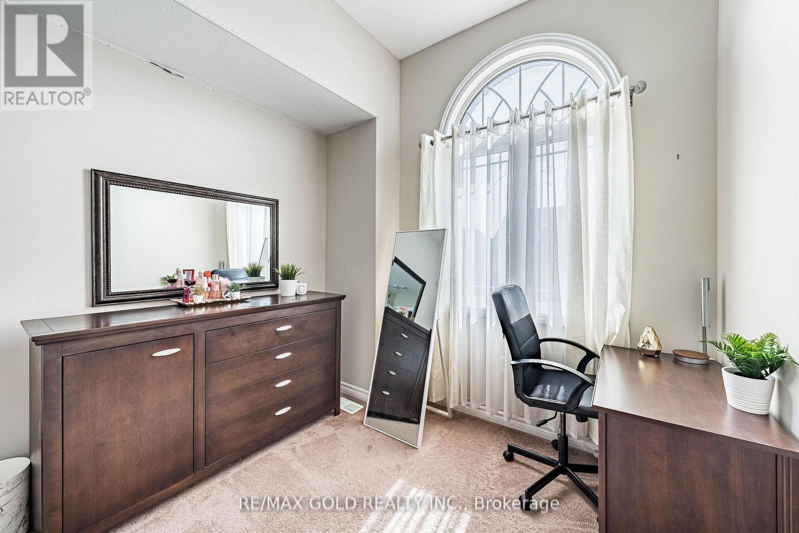74 WALKER BOULEVARD - 28