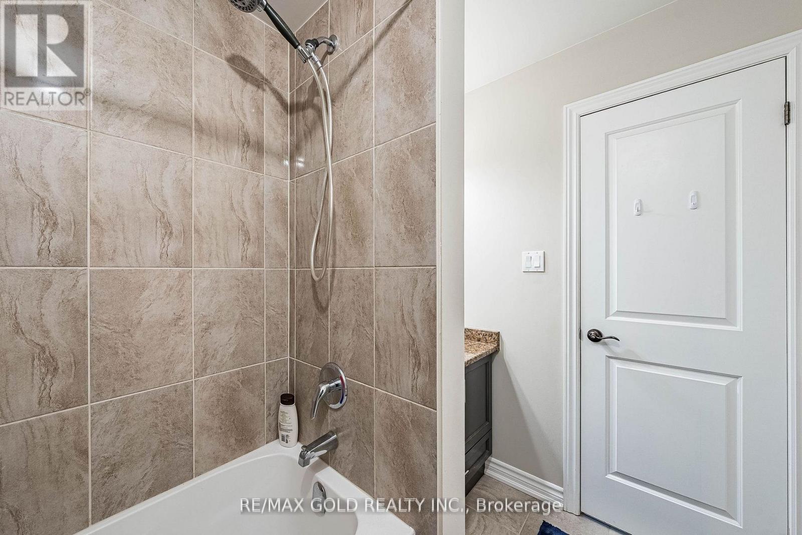 74 WALKER BOULEVARD - 35