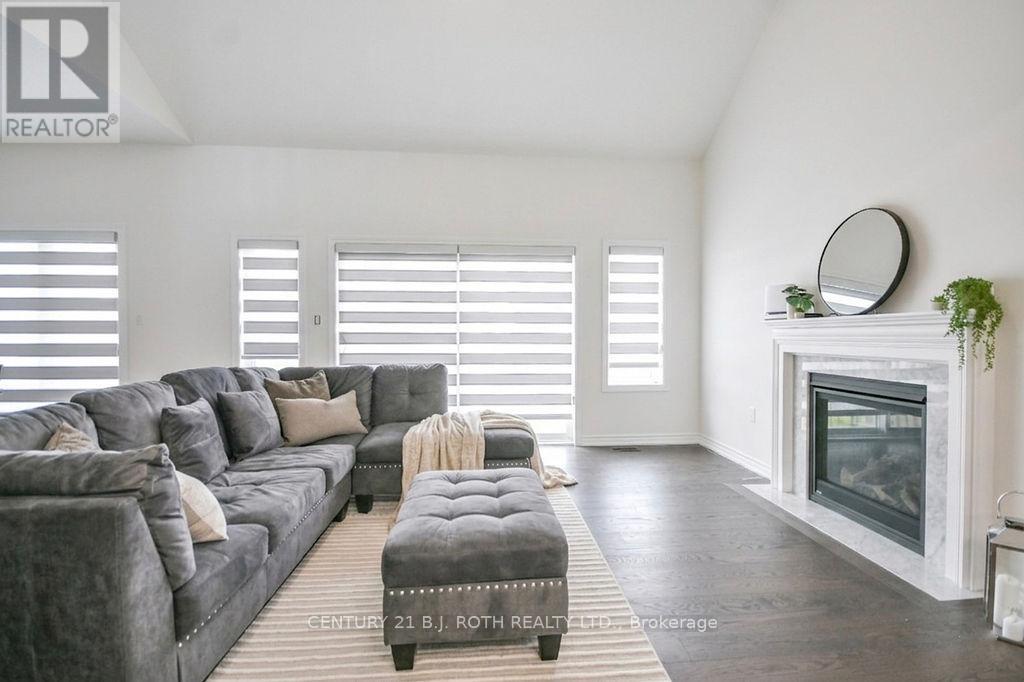 1521 BRODERICK STREET - 17