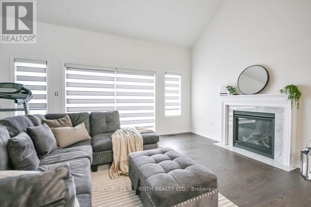1521 BRODERICK STREET - 18