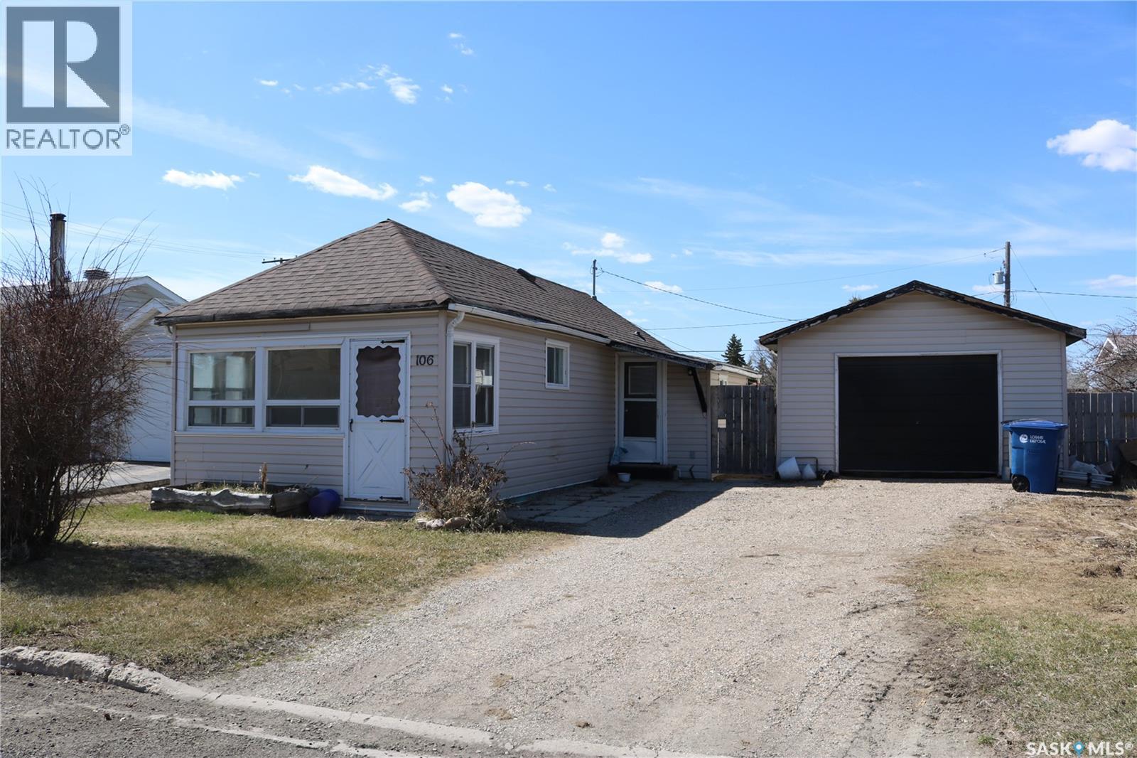 106 Garry STREET - 1