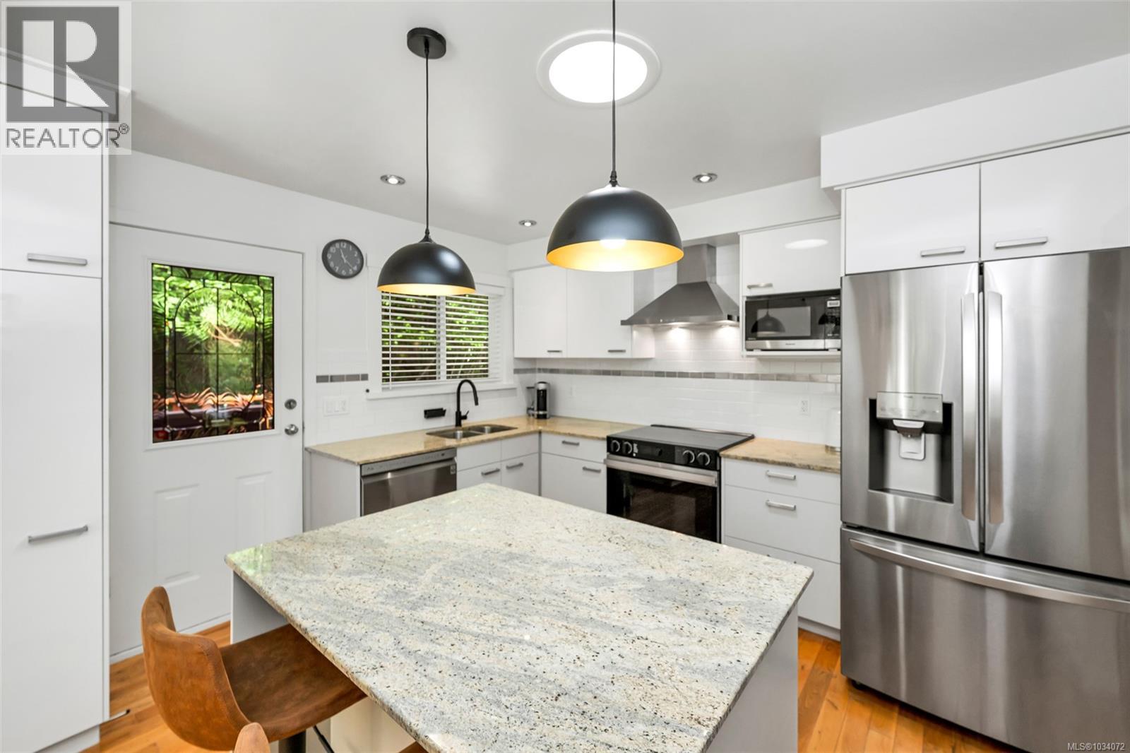 5222 Beckton Rd - 4