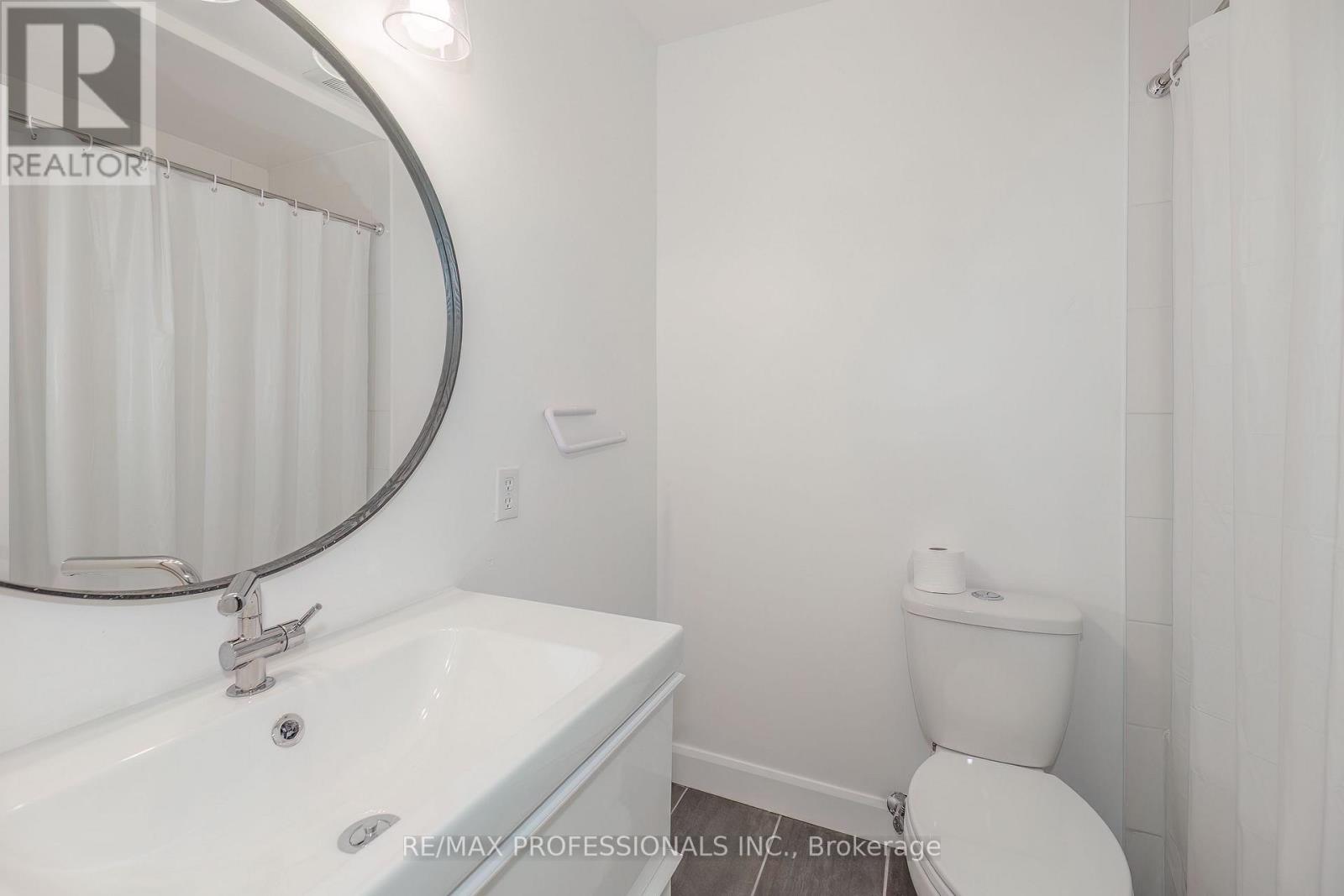 #20 1951 RATHBURN ROAD E - 21