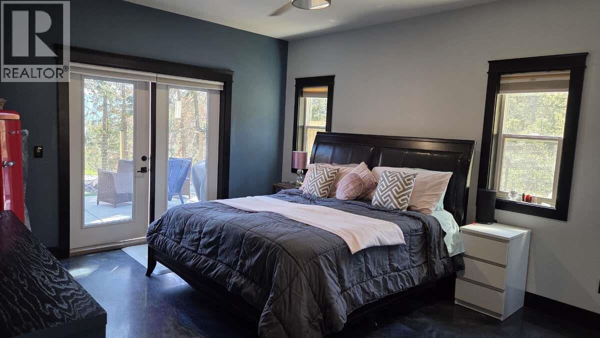 10795 Westshore Road - 13