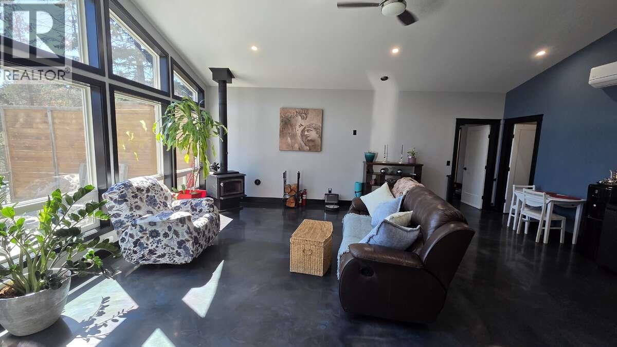 10795 Westshore Road - 6