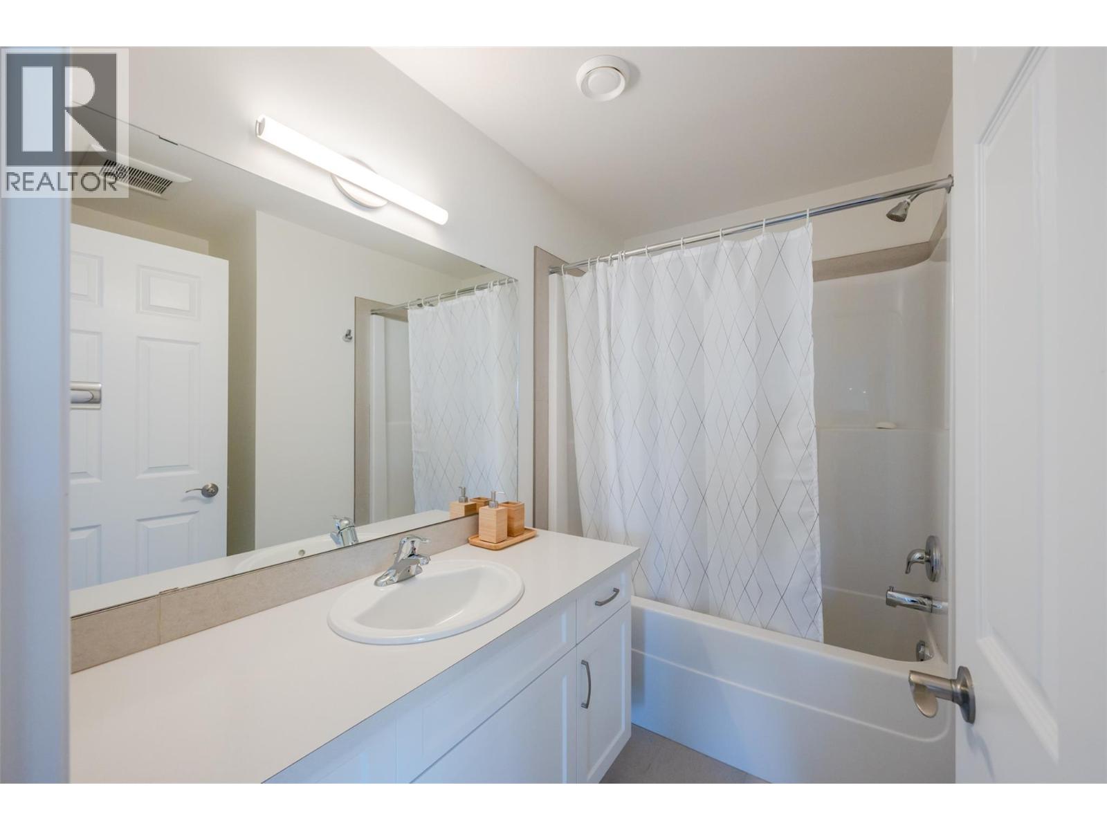 3346 Skaha Lake Road Unit# 703, Penticton