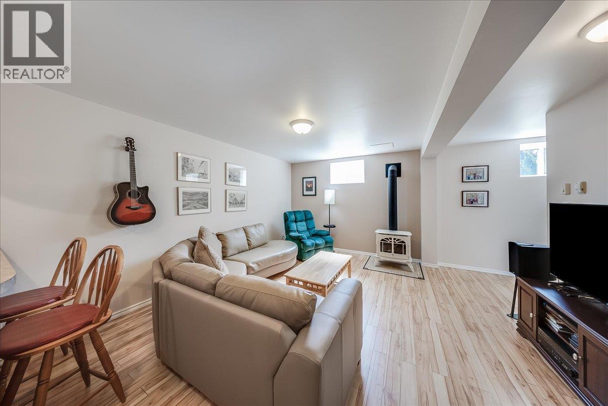 1107 Marianna Crescent, Trail