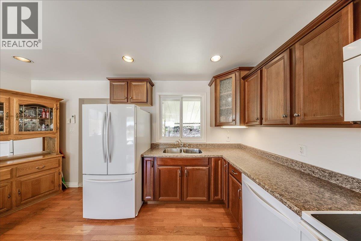 1107 Marianna Crescent, Trail