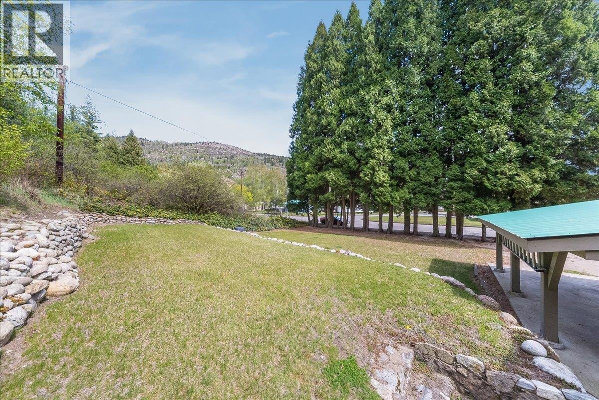 1107 Marianna Crescent, Trail