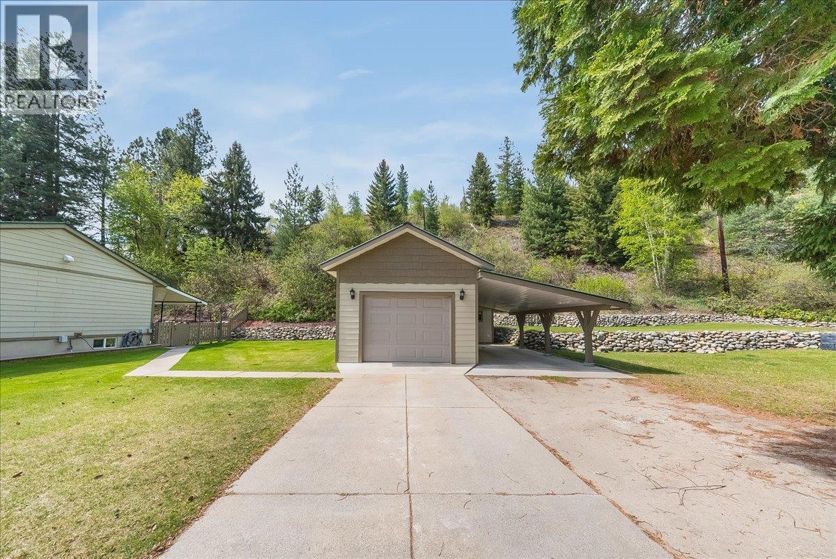 1107 Marianna Crescent, Trail