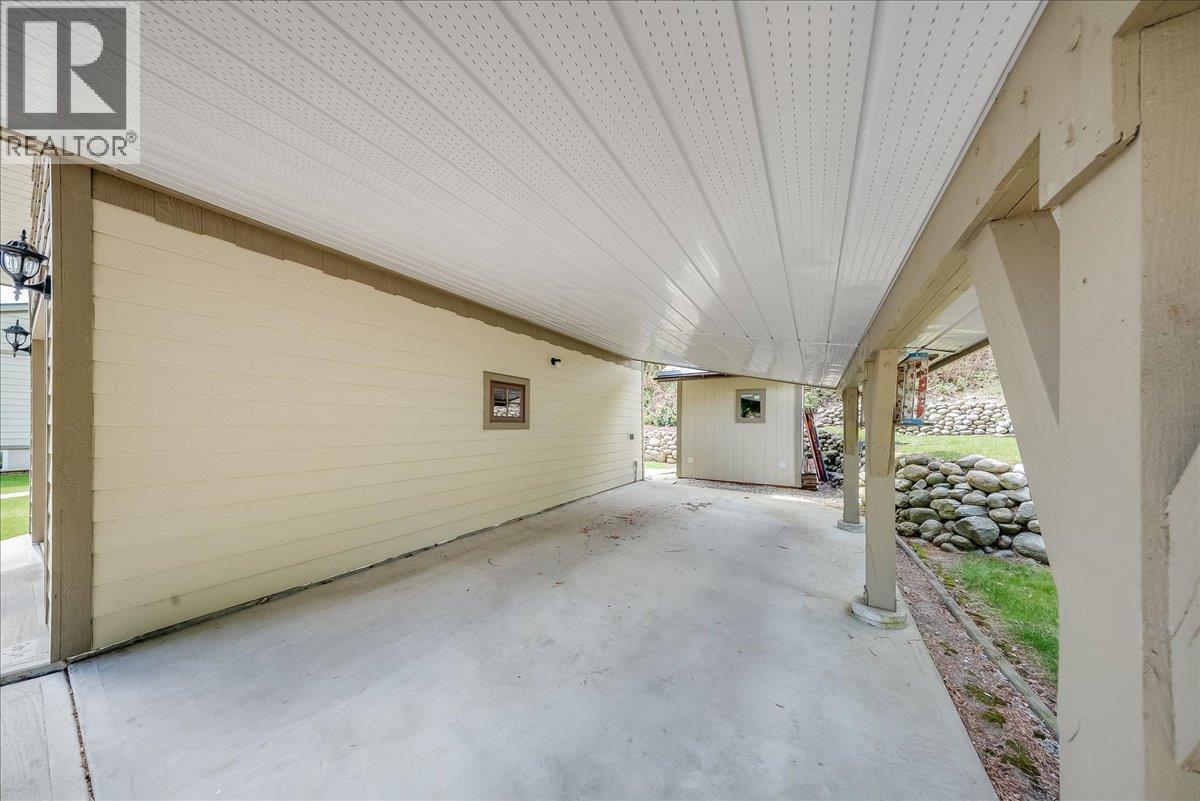 1107 Marianna Crescent, Trail